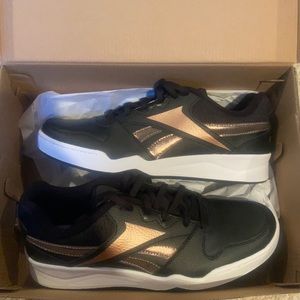 Reebok women’s sneakers new